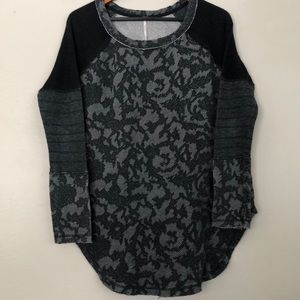 FREE PEOPLE | Bed of Roses Tunic Long Sweatshirt Side Zip Gray | Size Medium